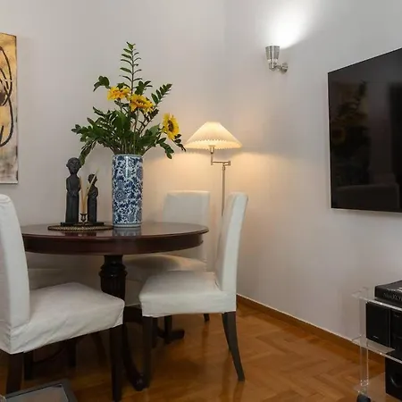 Apartment Chic N Central Apt In Kolonaki